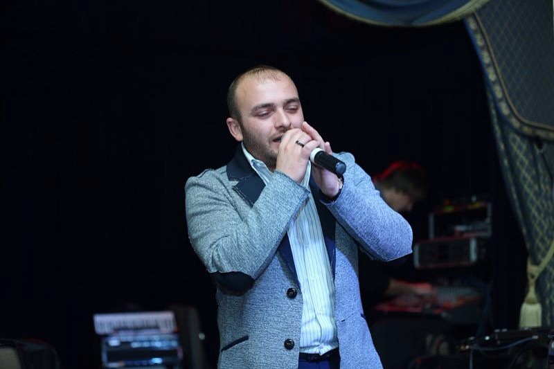 Слушать саро. Саро Варданян. Саро певец. Армянский певец Саро Еганян. Саро Варданян фото.